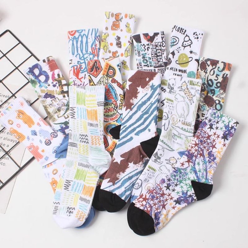3D -tryckteknologi för vår- och sommarstrumpor, herr långa strumpor, kvinnors mellansulor, europeiska och amerikanska gatesporter, par bomullsstrumpor, graffiti trendiga strumpor 3D -tryckteknologi för vår- och sommarstrumpor, herr långa strumpor, kvinnors mellansulor, europeiska och amerikanska gatesporter, par bomullsstrumpor, graffiti trendiga strumpor