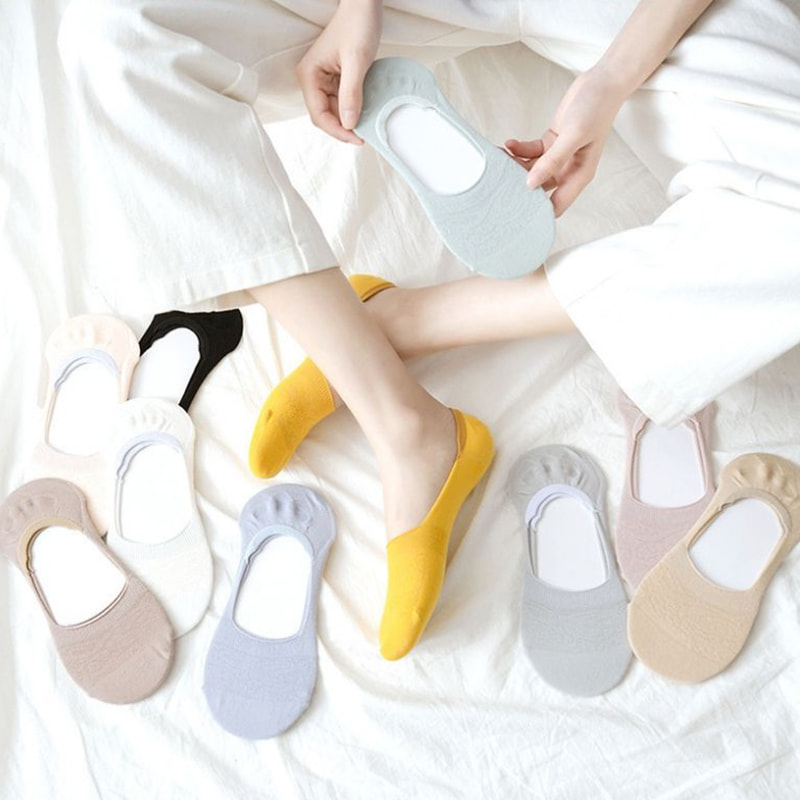 Kvinnors strumpor med fast färg med grunt ihåliga strumpor