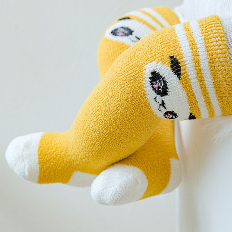 Baby långa strumpor i stockens höst och vinter tjockt korall sammet herr- och kvinnors baby knästrumpor nyfödda långa strumpor